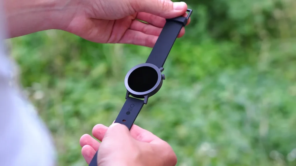 منتج ساعة watch pro 2 cmf by nothing مقاومة للماء حتى عمق 1.5 متر