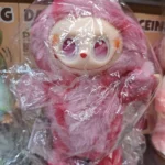 لعبة لابوبو فرو المتكلمة بتردد الكلام Labubu شكل جميل - احمر